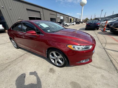 Used 2016 Ford Fusion SE w/ Equipment Group 201A image 7