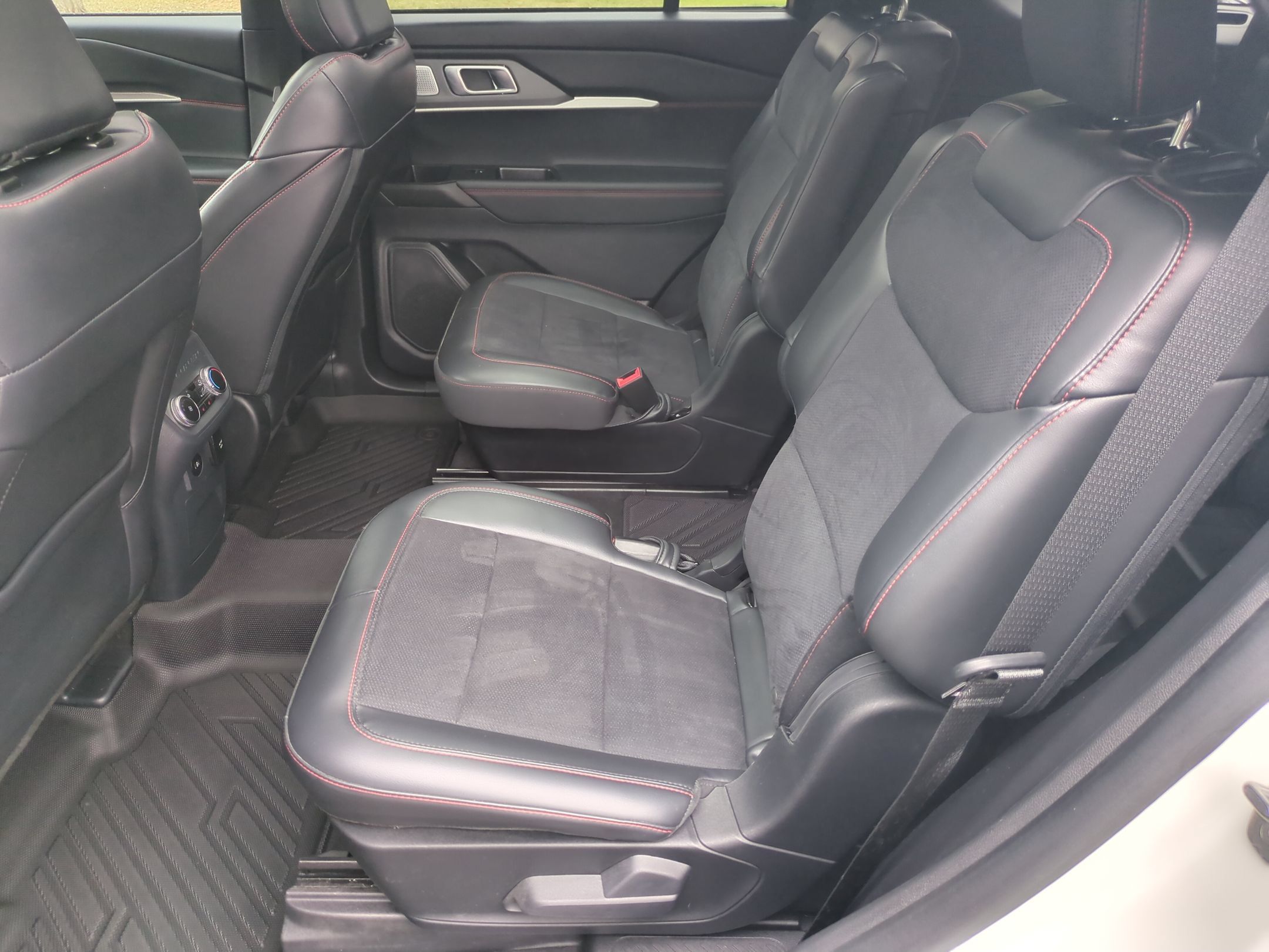 Certified 2025 Ford Explorer ST w/ Sun And Sound Package AWD/4WD image 28