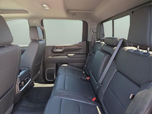Used 2025 GMC Sierra 1500 Elevation w/ Elevation Premium Package AWD/4WD image 10