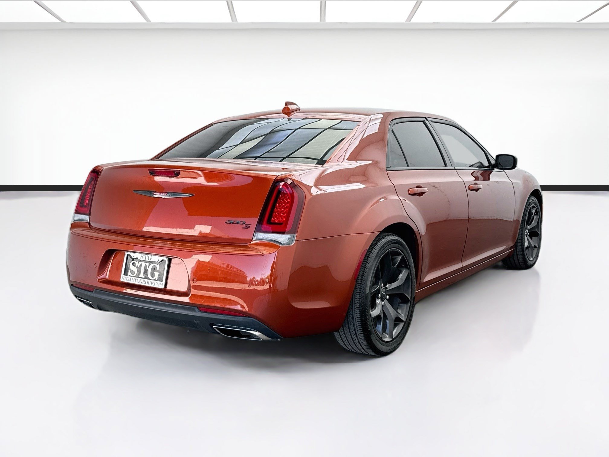 Used 2021 Chrysler 300 S RWD image 4