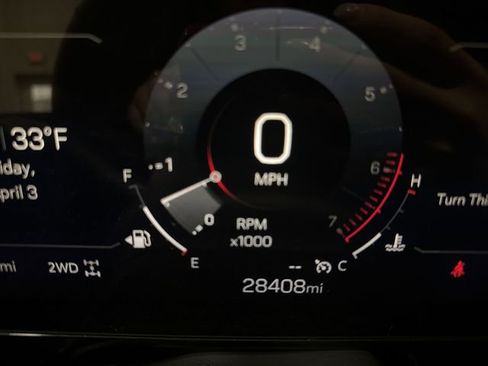 Used 2025 GMC Yukon XL Denali image 12