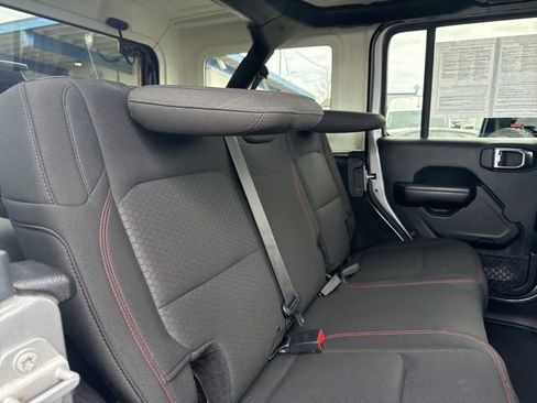 Used 2018 Jeep Wrangler Unlimited Rubicon w/ Steel Bumper Group AWD/4WD image 13