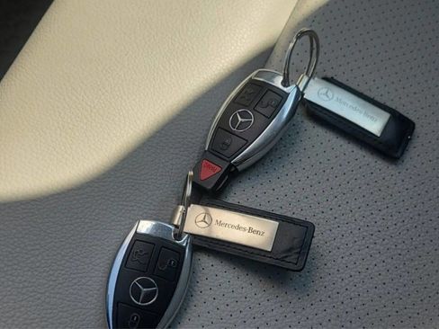 Used 2011 Mercedes-Benz E 350 4MATIC Sedan image 12