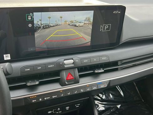 Used 2025 Kia K4 LXS image 16