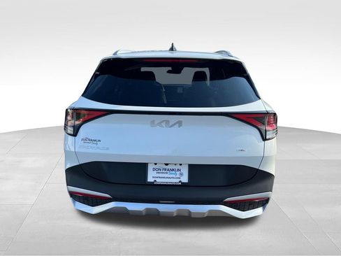 Certified 2025 Kia Sportage EX AWD/4WD image 4
