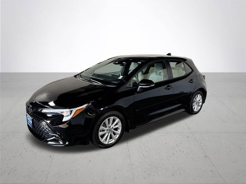 Used 2024 Toyota Corolla SE FWD image 2
