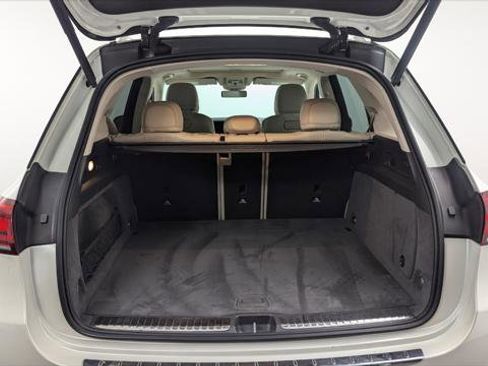 Used 2020 Mercedes-Benz GLE 350 w/ Premium Package image 18