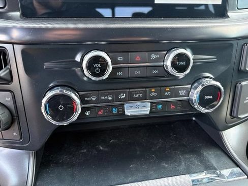 Used 2025 Ford F150 Lariat AWD/4WD image 28
