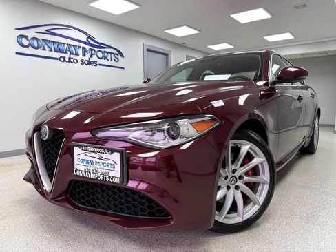 Used 2018 Alfa Romeo Giulia AWD image 1