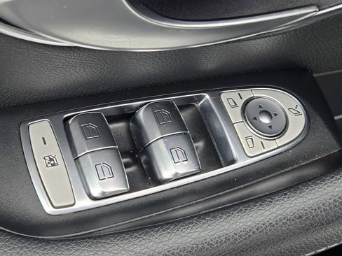 Used 2020 Mercedes-Benz E 350 4MATIC Sedan image 17