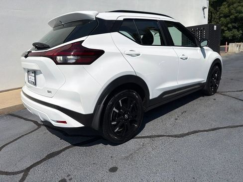 Used 2022 Nissan Kicks SR FWD image 11
