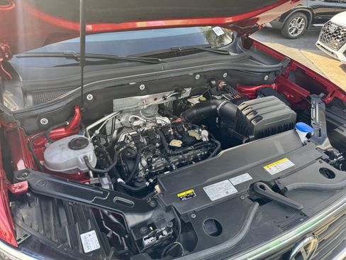 Used 2024 Volkswagen Atlas Cross Sport SE FWD image 39