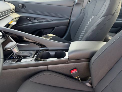 New 2026 Hyundai Elantra SEL FWD image 12