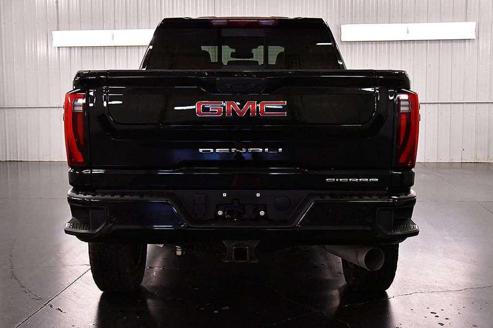 Used 2024 GMC Sierra 2500 Denali AWD/4WD image 6