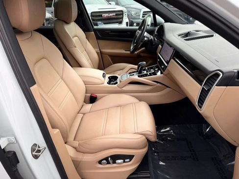 Used 2019 Porsche Cayenne AWD/4WD image 22