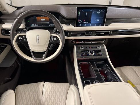 Certified 2023 Lincoln Aviator Black Label AWD/4WD image 8