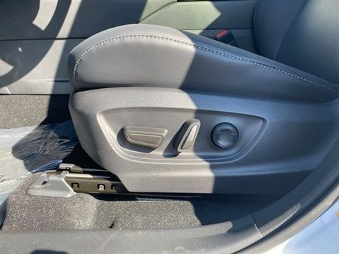 New 2025 Toyota Crown Signia image 27