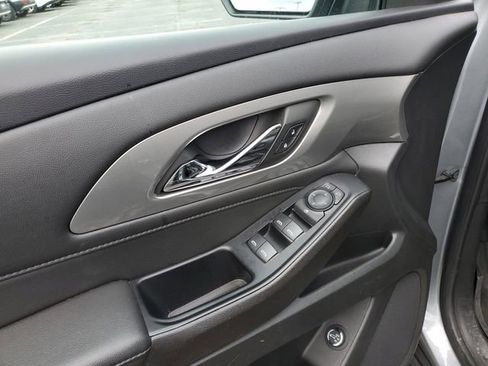 Certified 2023 Chevrolet Traverse LT FWD image 22