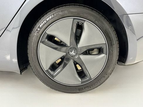 Used 2018 Tesla Model 3 image 30
