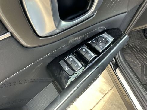 New 2025 Kia Sorento SX image 16