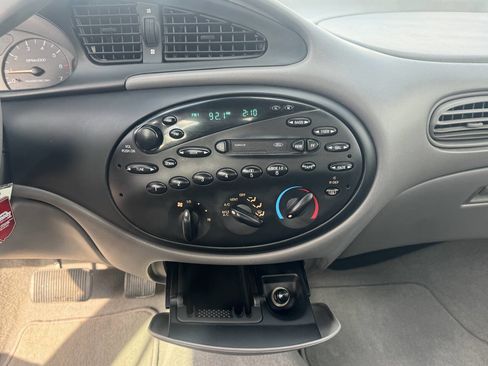 Used 1996 Ford Taurus GL image 23