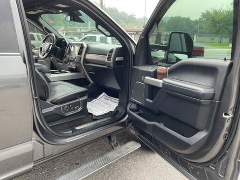 Used 2017 Ford F250 Platinum w/ Platinum Ultimate Package AWD/4WD image 27