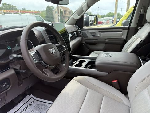 Certified 2025 RAM 1500 Laramie AWD/4WD image 18
