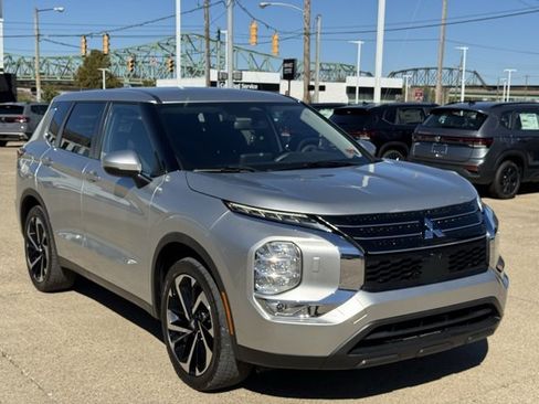 Used 2022 Mitsubishi Outlander ES image 7