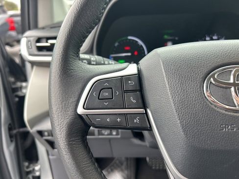 Used 2024 Toyota Sienna XLE image 21