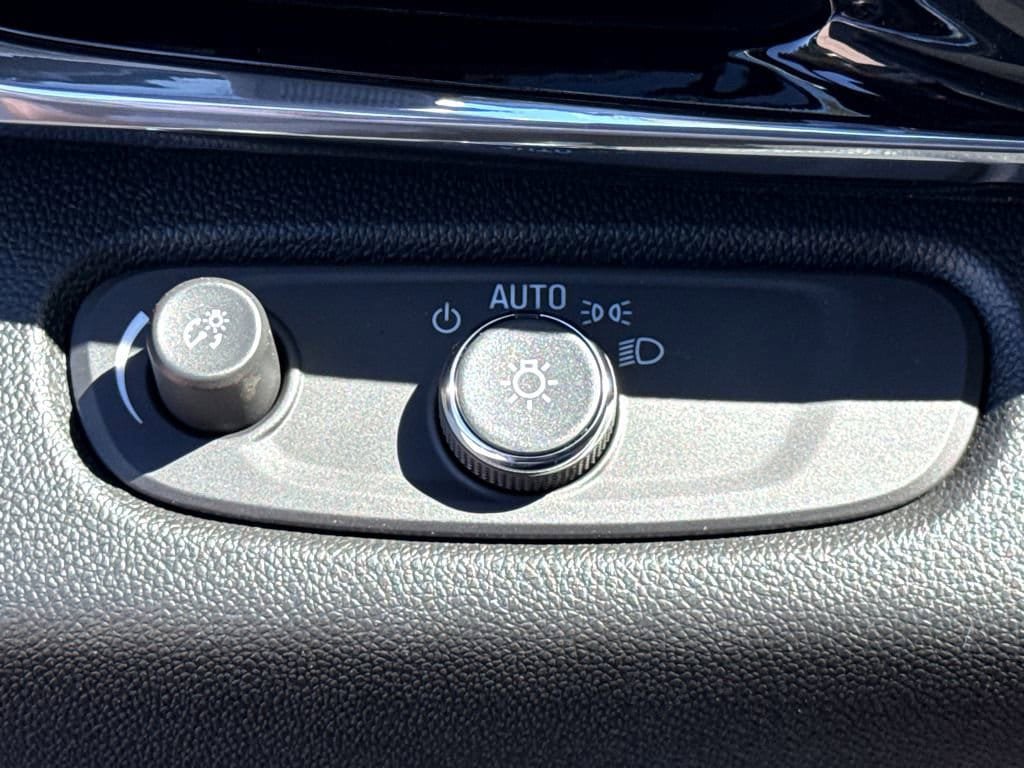 New 2026 Buick Envista Avenir FWD image 10