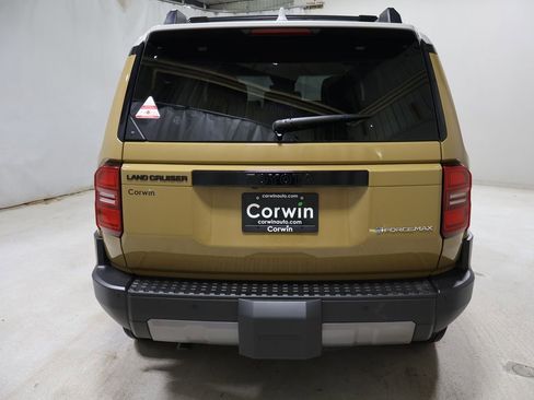 New 2026 Toyota Land Cruiser Base image 6