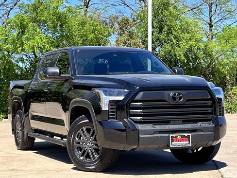 Used 2025 Toyota Tundra SR5 RWD image 2