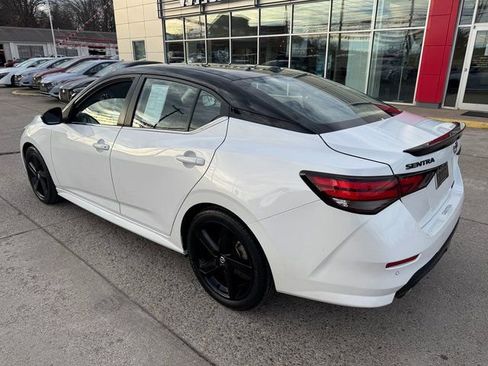 Used 2022 Nissan Sentra SR w/ Midnight Edition image 9