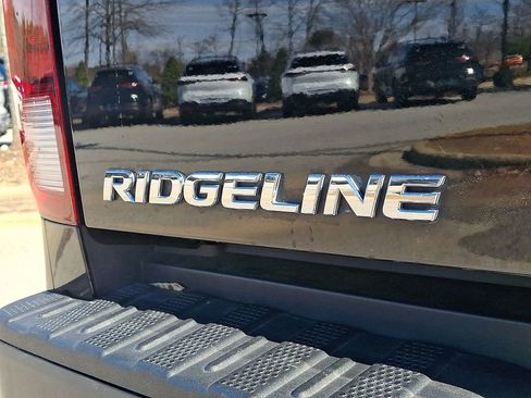 Used 2021 Honda Ridgeline Black Edition image 32