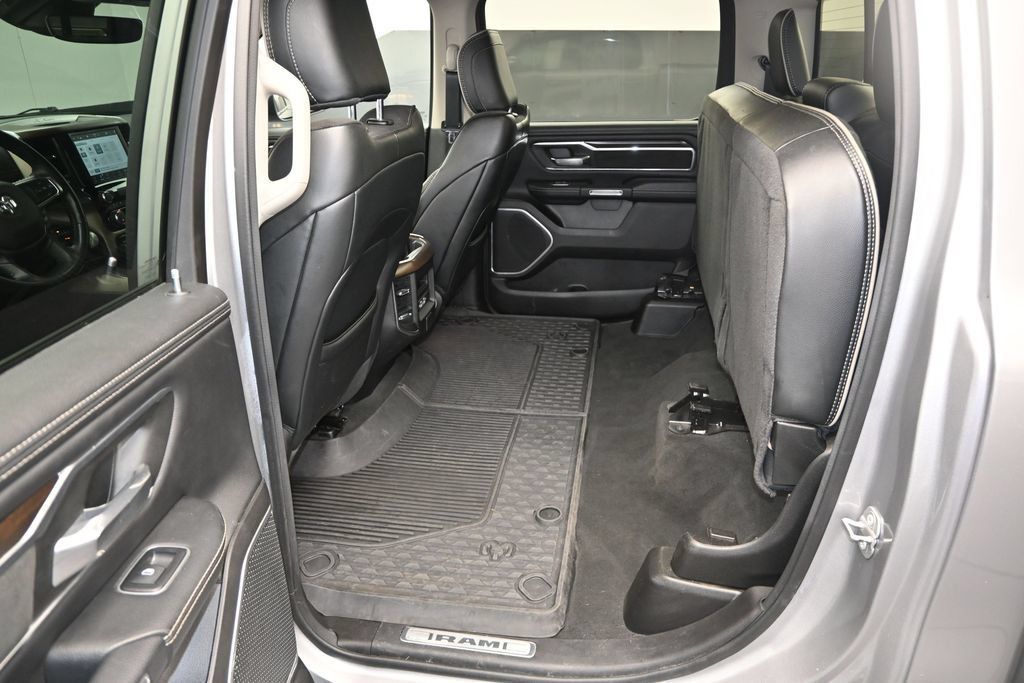 Used 2022 RAM 1500 Laramie AWD/4WD image 16