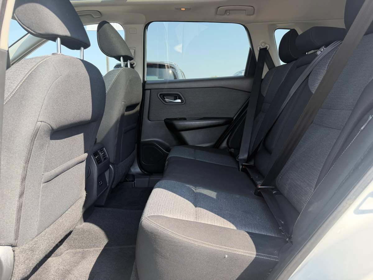 Used 2021 Nissan Rogue SV AWD/4WD image 11