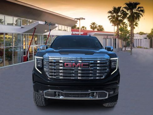 Used 2024 GMC Sierra 1500 Denali AWD/4WD image 8