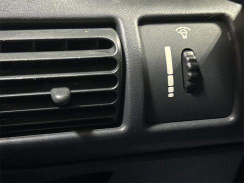 Used 2001 Chevrolet Cavalier Sedan w/ Preferred Equipment Group 1 image 16