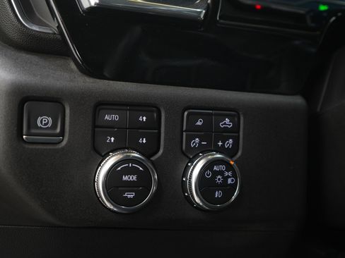 Used 2024 GMC Sierra 2500 SLT w/ SLT Convenience Package AWD/4WD image 29