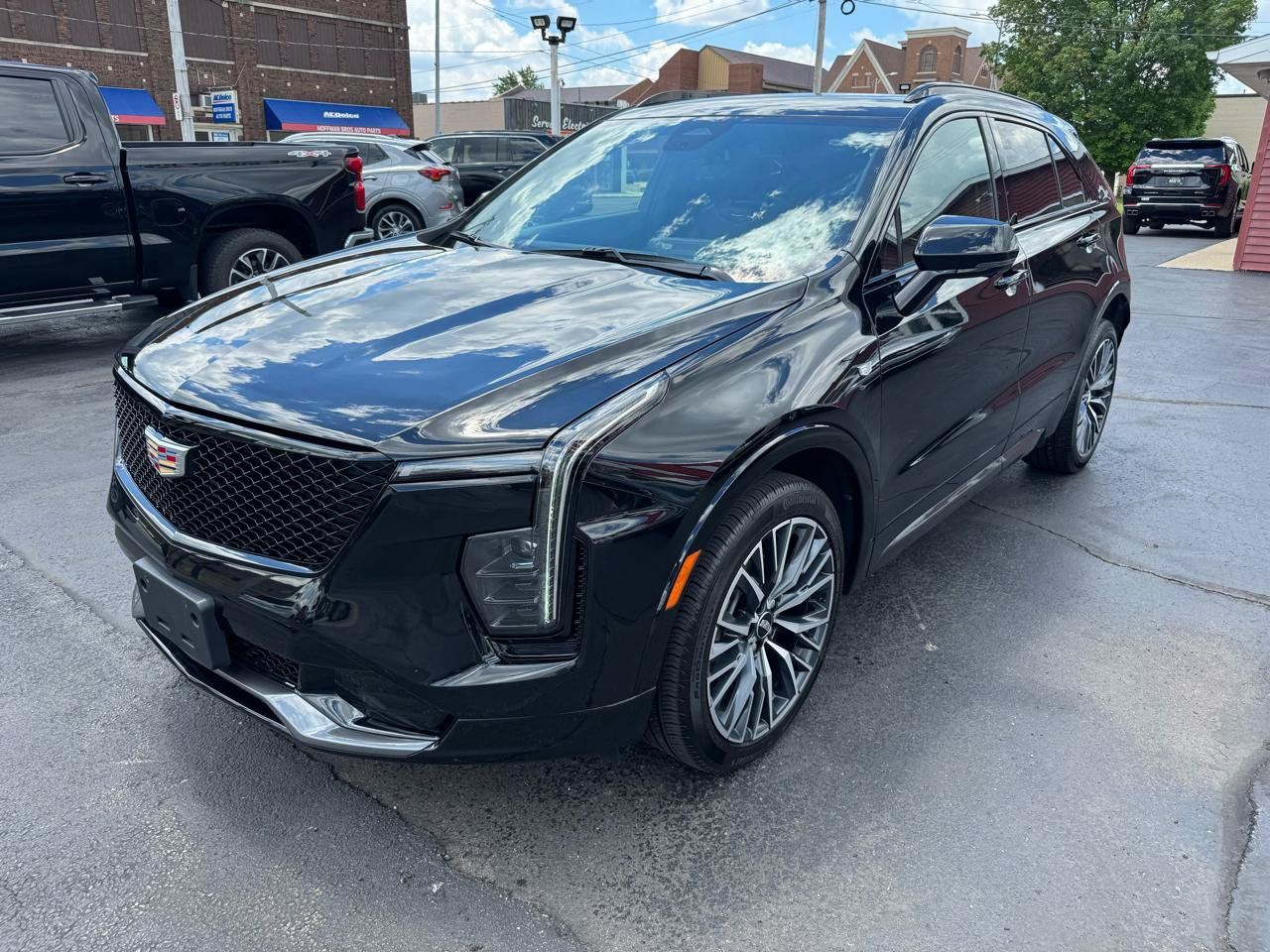 Used 2025 Cadillac XT4 Sport AWD/4WD image 1