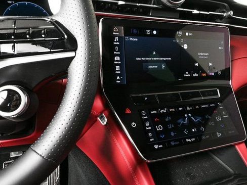 New 2025 Maserati Grecale Modena image 17