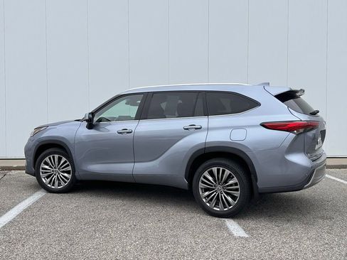 Used 2021 Toyota Highlander Platinum AWD/4WD image 3
