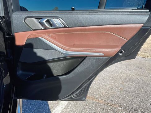 Used 2022 BMW X5 xDrive45e w/ M Sport Package image 15