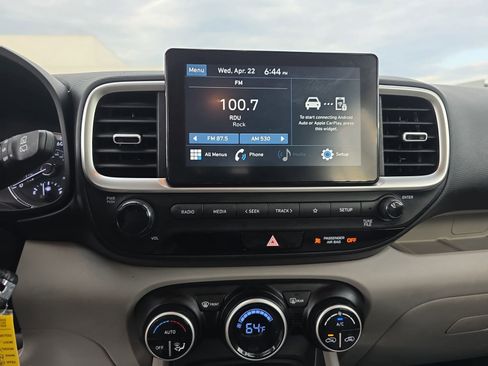 Used 2022 Hyundai Venue SEL w/ Cargo Package image 25