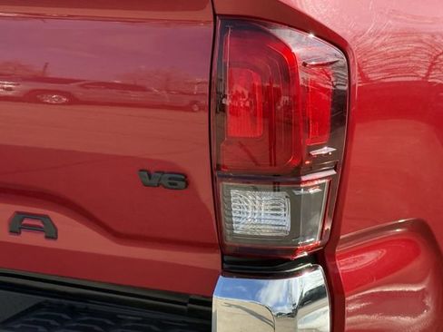 Used 2021 Toyota Tacoma SR5 RWD image 6