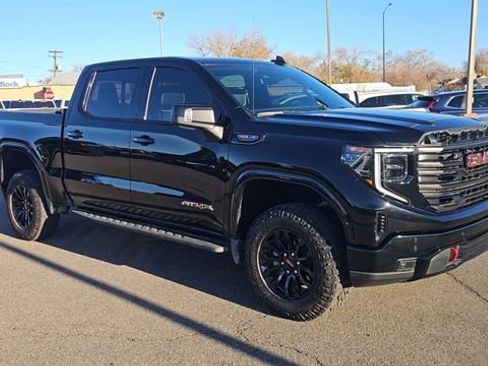 Used 2022 GMC Sierra 1500 AT4X image 2