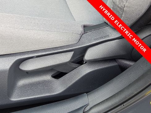 Used 2025 Toyota Camry LE FWD image 14