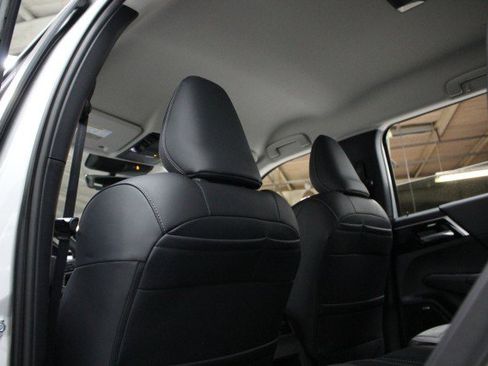 New 2025 Mitsubishi Outlander SE image 23