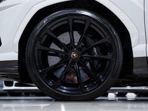 Used 2022 Lamborghini Urus AWD/4WD image 11