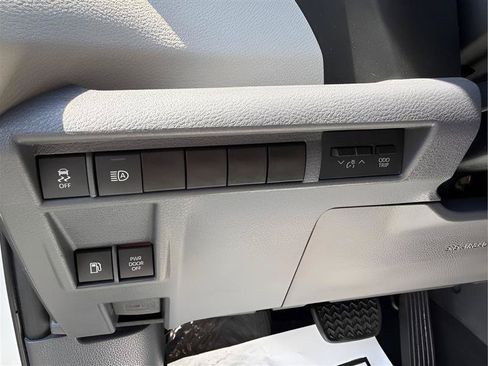 Used 2021 Toyota Sienna LE FWD image 20